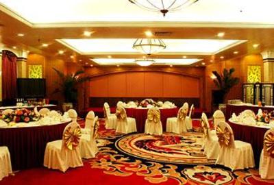 фото отеля Golden Dragon Hotel Kunming