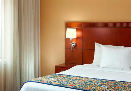 фото отеля Courtyard by Marriott Kansas City Overland Park/Metcalf