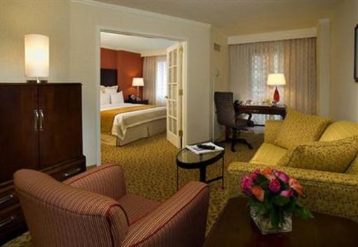 фото отеля Bethesda Marriott Suites