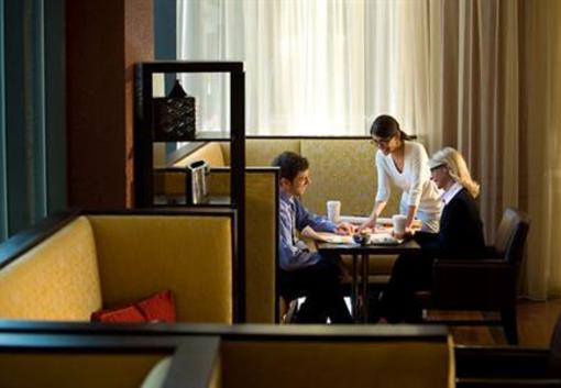 фото отеля Bethesda Marriott Suites