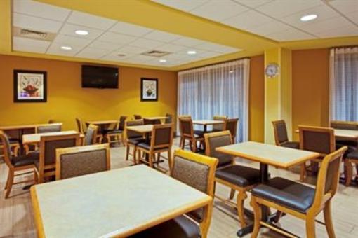 фото отеля Holiday Inn Express & Suites Fort Lauderdale Airport West