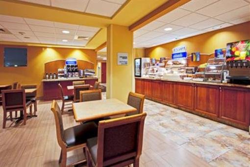 фото отеля Holiday Inn Express & Suites Fort Lauderdale Airport West