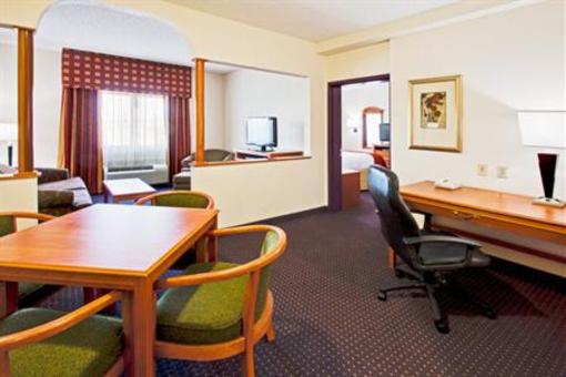 фото отеля Holiday Inn Express & Suites Fort Lauderdale Airport West