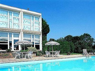 фото отеля Mercure Val De Reuil