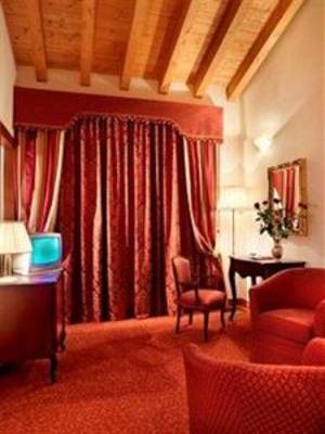 фото отеля Hotel Canova Cavaso del Tomba