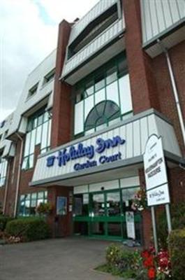 фото отеля Holiday Inn Garden Court Wolverhampton