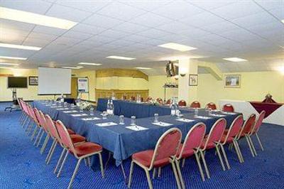 фото отеля Holiday Inn Garden Court Wolverhampton