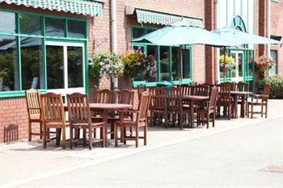 фото отеля Holiday Inn Garden Court Wolverhampton