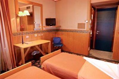 фото отеля Hotel Oleggio Malpensa