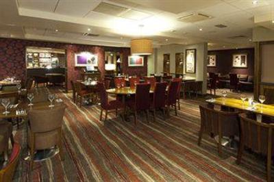 фото отеля Premier Inn Heathrow Airport London