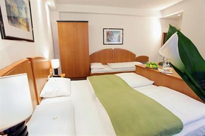 фото отеля Hotel Condor Hamburg