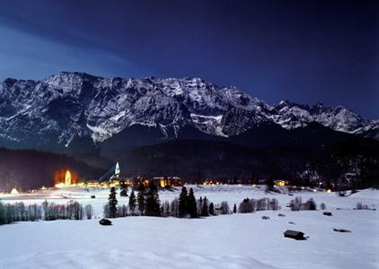фото отеля Schloss Elmau Luxury Spa & Cultural Hideaway