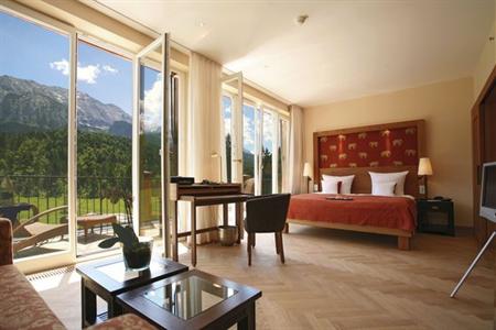 фото отеля Schloss Elmau Luxury Spa & Cultural Hideaway