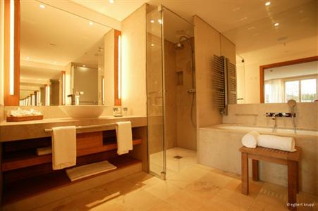 фото отеля Schloss Elmau Luxury Spa & Cultural Hideaway