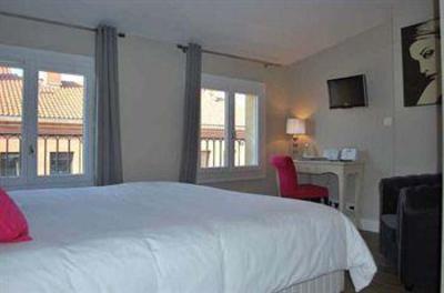 фото отеля Hotel Saint Sernin