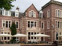 Glen Mhor Hotel & Apartments