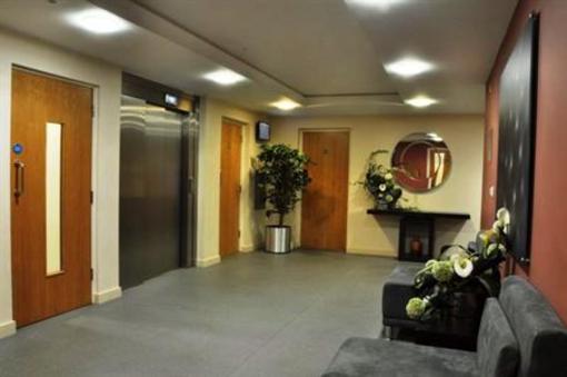 фото отеля Flexi-Lets@Park Heights, Woking