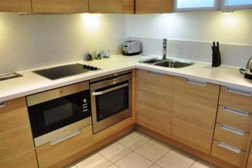 фото отеля Flexi-Lets@Park Heights, Woking