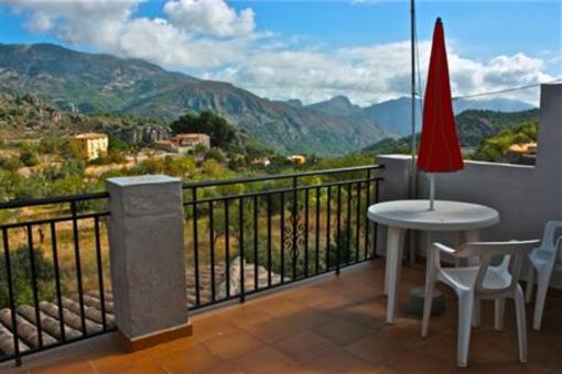 фото отеля Hostal El Pirineo