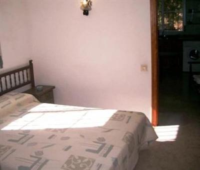 фото отеля Hostal El Pirineo
