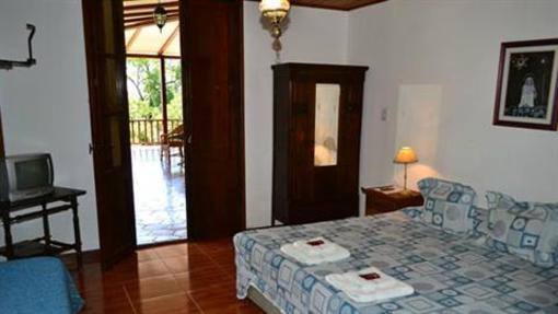 фото отеля Hostal El Cerrito San Lorenzo