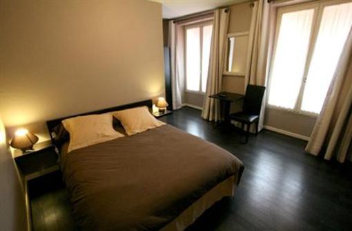 фото отеля Hotel L'Avenue Chantilly