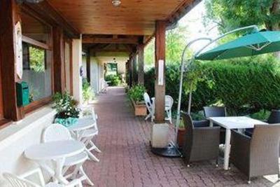 фото отеля Hotel La Dousseine Anet