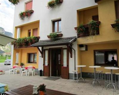 фото отеля Albergo Alla Pineta Villa Santina