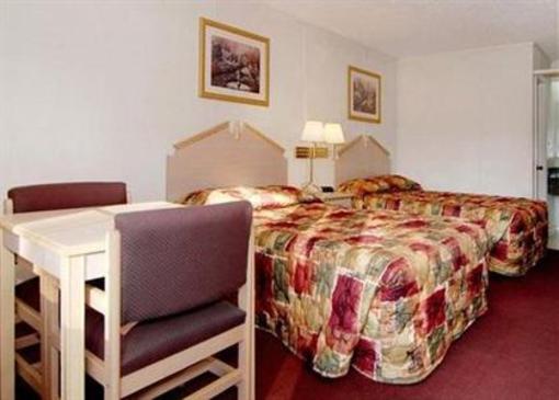 фото отеля Econo Lodge Cornersville