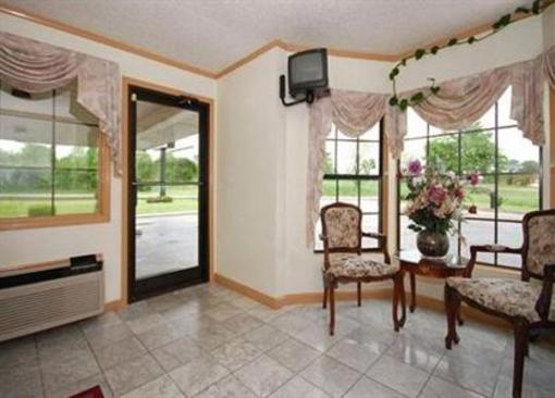 фото отеля Econo Lodge Cornersville