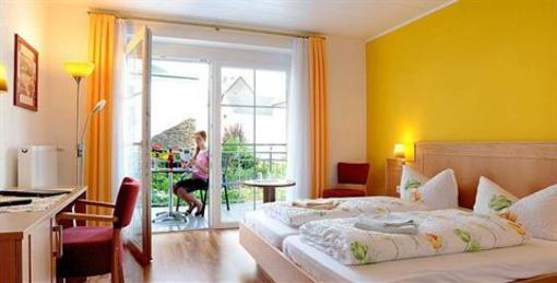 фото отеля Winzerhotel zum Moselstrand