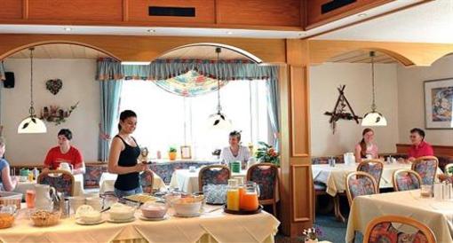фото отеля Winzerhotel zum Moselstrand