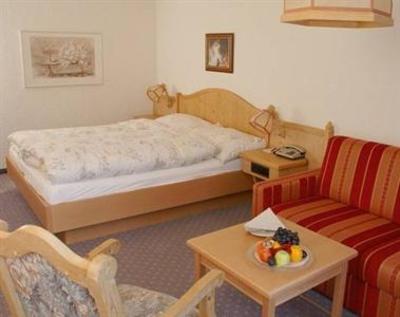 фото отеля Hotel Alpenland Lauenen