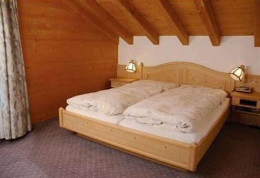 фото отеля Hotel Alpenland Lauenen