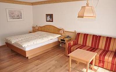 фото отеля Hotel Alpenland Lauenen