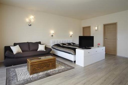 фото отеля Lakeside Apartments
