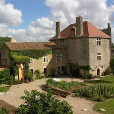 фото отеля Le Vieux Chateau - Chambres et Table d'hotes