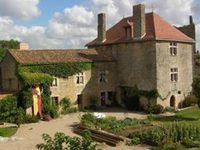 Le Vieux Chateau - Chambres et Table d'hotes