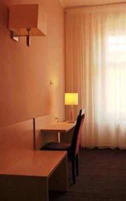 фото отеля Hotel Srodmiejski