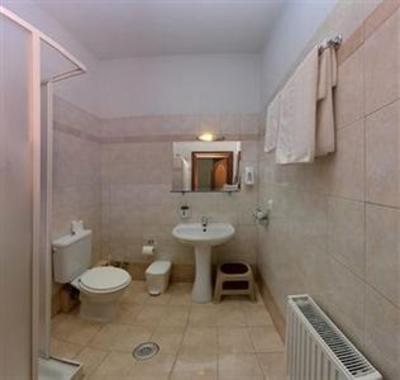 фото отеля Xenonas Sta Tzakia Hotel Karpenisi