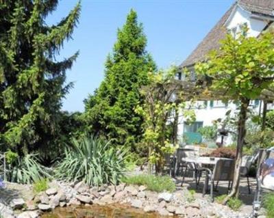 фото отеля Weinhalde Guest House Rapperswil