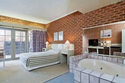 фото отеля Quality Hotel Melbourne Airport