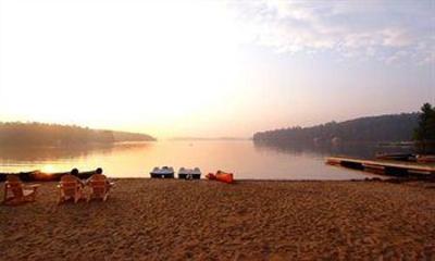 фото отеля Touchstone On Lake Muskoka Resort Bracebridge