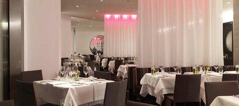 фото отеля Doubletree by Hilton Hotel Amsterdam Centraal Station