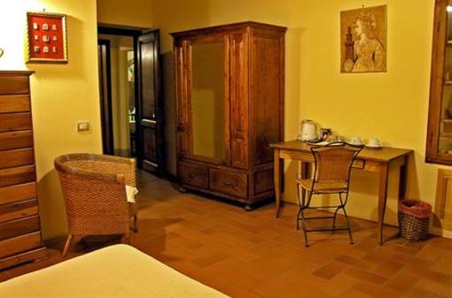 фото отеля Tassinaia Bed & Breakfast