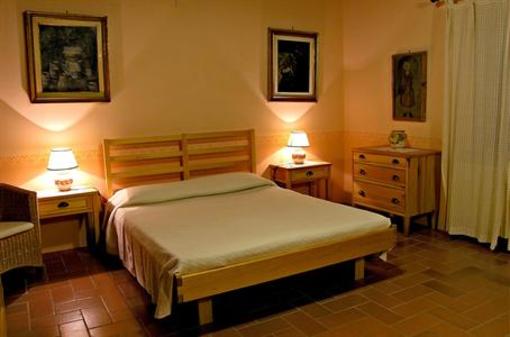фото отеля Tassinaia Bed & Breakfast