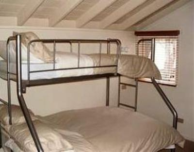 фото отеля Diamentina Tower Road Private Holiday Chalet