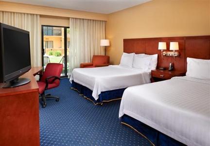 фото отеля Courtyard Hotel Saint Paul Airport Mendota Heights