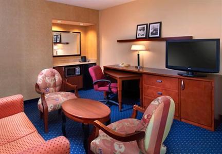 фото отеля Courtyard Hotel Saint Paul Airport Mendota Heights