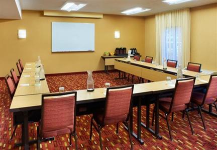 фото отеля Courtyard Hotel Saint Paul Airport Mendota Heights